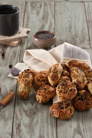 Haşhaşlı & Dilim Zeytinli Tuzlu Kurabiye (Kg)